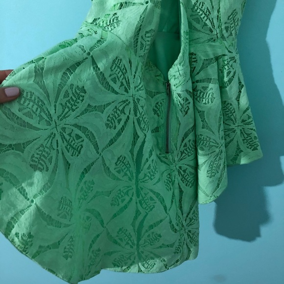 ☀️ NWOT Light Pastel Green High Low Top - Size M - Picture 7 of 12